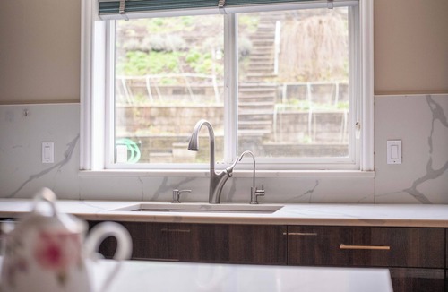 Guildford House | Cozy Surrey Home Near Central City & SkyTrain