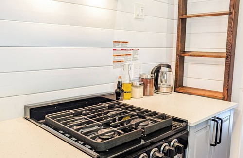 Regional District of Nanaimo House | Cozy Tiny Home - Farm Stay - Near Qualicum Beach