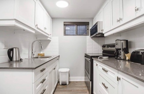 Lambton House | Cozy Toronto Private Apartment