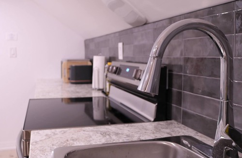 Niagara Falls Apartment | Cozy Traveler's Oasis in Niagara Falls