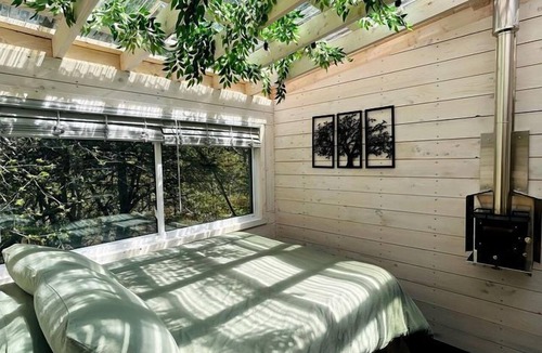 Cocagne Cabin | Cozy Tree House for a Unique Stay in Nature near Cocagne in New Brunswick