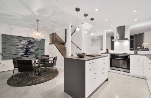 Coal Harbour House | Cozy vibrant energy apartment located downtown Vancouver by Coal Harbor