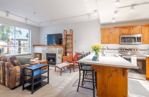 Village North Apartment | Cozy Whistler Studio Townhouse with Hot Tub & Free Parking