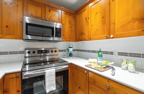 Village North Apartment | Cozy Whistler Studio Townhouse with Hot Tub & Free Parking