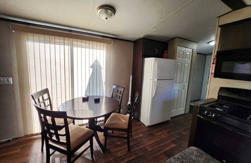 Virgil Cottage | CozyCottage in Niagara On The Lake with Vinyard View 10 minutes from Downtown