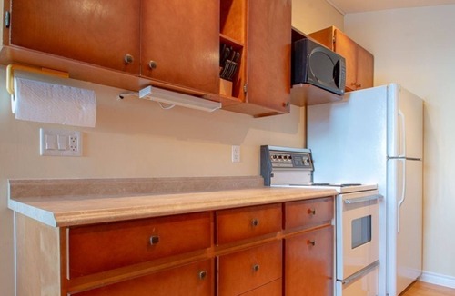 Broadbent Cottage | Crane's Landing - Three Bedroom Cottage, Sleeps 6