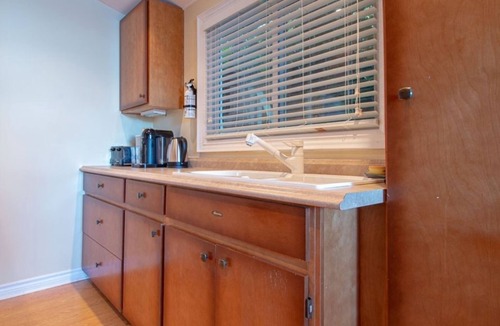 Broadbent Cottage | Crane's Landing - Three Bedroom Cottage, Sleeps 6