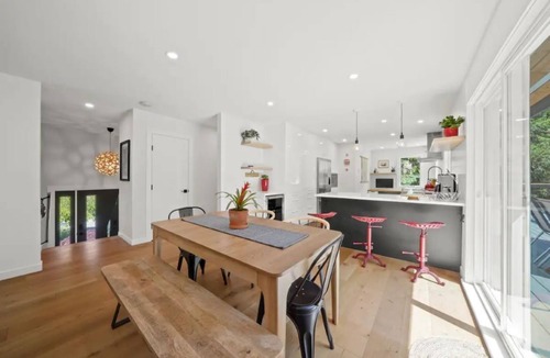 Brackendale House | Creekside Haven Family-Friendly Squamish Home