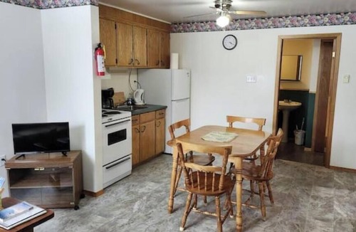 Trout River Cabin | Crocker Cabins Unit 4 offers a self‑contained efficiency unit in Gros Morne.