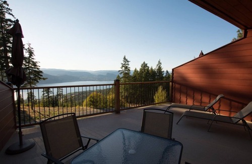 Okanagan-Similkameen House | Crooked Tree Guest Suites - The Fir Suite
