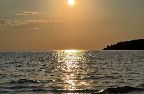 Inverhuron Cottage | Cute little hexagon cottage along the shores of Lake Huron
