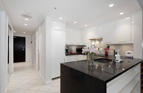 Coal Harbour Apartment | D17 - Amazing waterfront 2 bedroom unit
