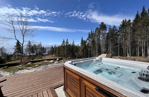 Saint Esprit Cottage | Daily Private Outdoor Hot Tub Access; Paid Access to Sauna; BBQ; Wi-Fi