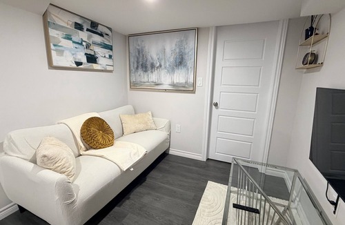 Guelph Apartment | Delightful 1-bedroom apartment with AC in vibrant Guelph