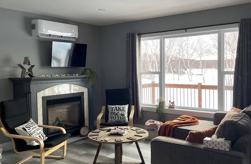Terra Nova Cottage | Delightful 2-bedroom cottage with AC. Highway 1 Trans Canada near Badger
