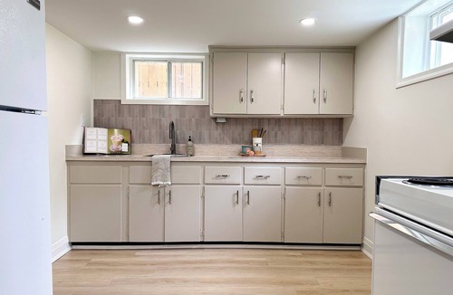 Humber Bay Apartment | Delightful Suite by Lake Ontario!