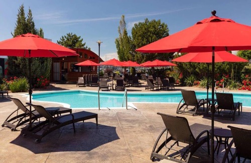 Kelowna Central Business District Condo | Deluxe 2 Bedroom Suite @ Delta Grand Okanagan, on Lake Okanagan