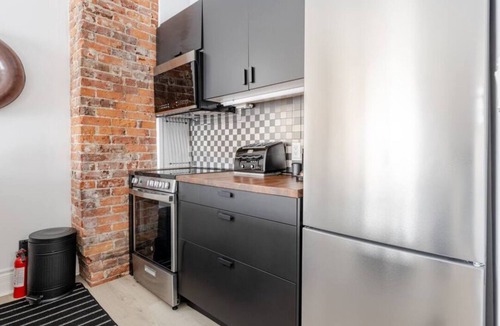 Perth Apartment | Deluxe Loft with Stunning Water - Free On-Site EV Charging