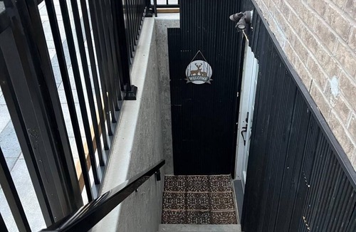 Oakville House | Designer 4BR Basement Suite – Oakville Entire basement in Oakville, Canada