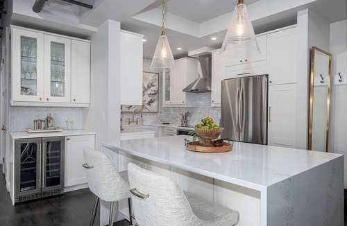 Kelowna Central Business District Hotel | Designer Penthouse - Downtown Waterfront!