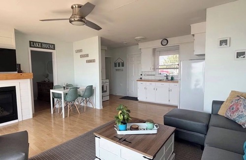 Selkirk Cottage | Directly on the Lake Erie with Private Lake Entrance! Kayaks, BBQ + Firepit