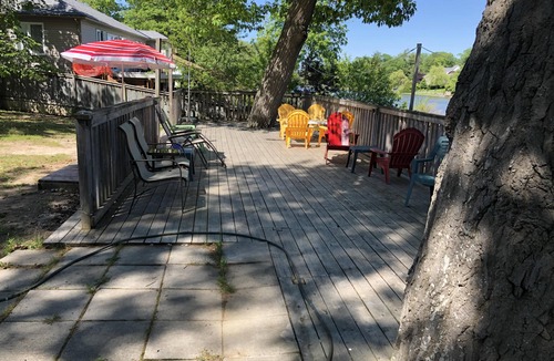 Wasaga Beach Cottage | Dock Life Cottage 2 - Riverside, 1 Bedroom, Wasaga