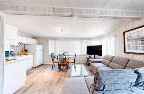 Wasaga Beach House | Dockhouse at Evergreen Resort in Wasaga Beach