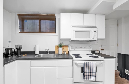 Cabbagetown South Apartment | Downtown 1 bedroom apartment