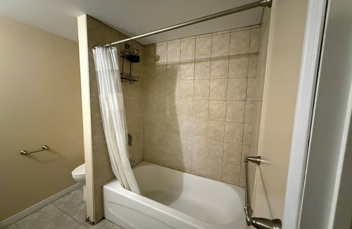 Guelph Apartment | Downtown/beside university of Guelph for Professionals
