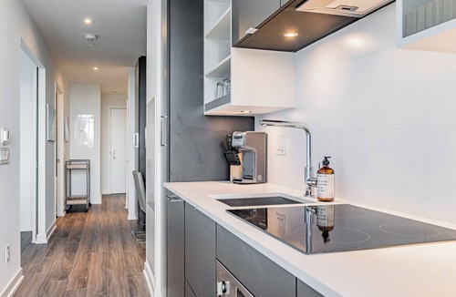Bay Street Corridor Condo | downtown core new condo Eaton Centre Yonge Dundas Square clear view open concept