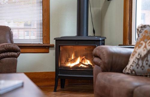 Revelstoke House | Downtown Home Private Hot Tub Walkable Location