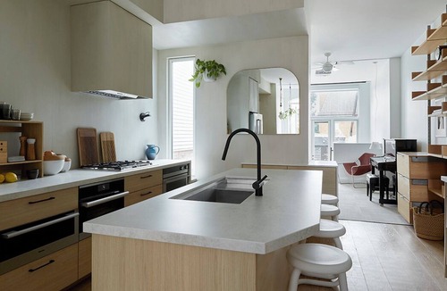 Little Portugal House | Downtown Toronto row house. Close to Ossington, Trinity Bellwood & BMO field.