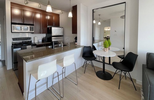 Crosstown Condo | Downtown Vancouver with False Creek View, across from Rogers Arena & BC Place