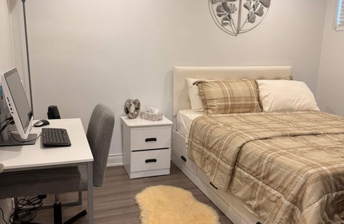 Thorold House | Dream Home, Cosy, nice, quiet environment, best getaway location for your trip.