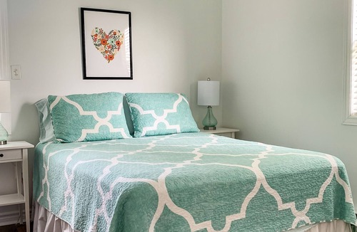Canoe Cove Cottage | Dreamy 3 BR Cottage