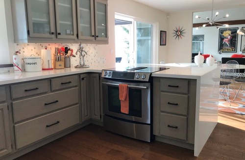 West Sechelt House | Driftwood Beach House-Horizon Suite: Oceanfront Luxury on the Sunshine Coast