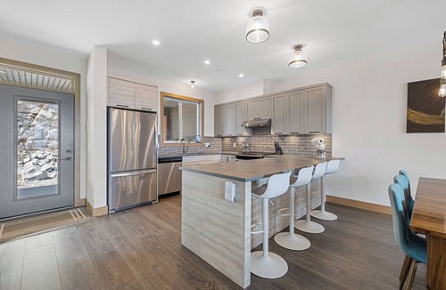Snow Pine Estates House | Duplex with private hot tub