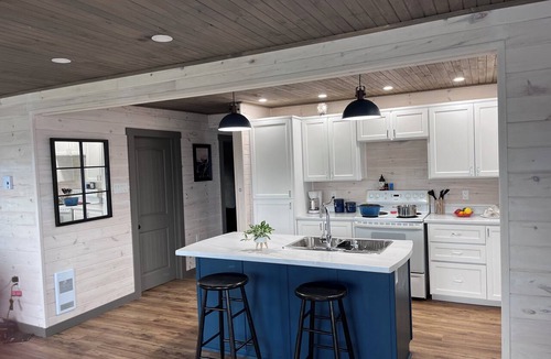 Elliston House | Earl’s Place. Come and check out the view at this 3 bedroom ocean view home!