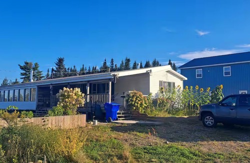 Valley Road House | EcoZen | Private 2BR Mobile Home in the Countryside