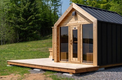 Algonquin Highlands Cabin | Edge of Stillness at Dimensions | Cabin Seventeen | Meals Included