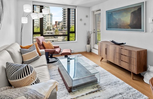 Fairfield Condo | Elegant 1 bed condo located downtown, free parking