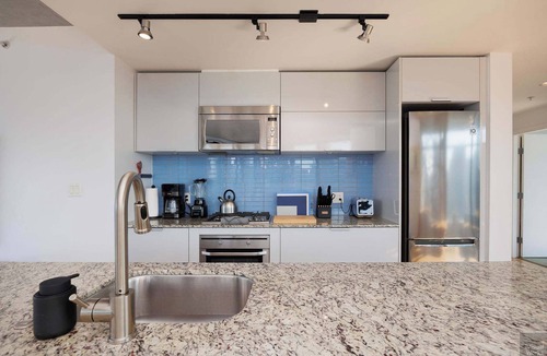 Gastown Condo | Elegant 2-Bedroom Condo in Vancouver
