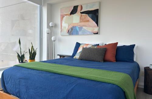 Bloor-Yorkville Apartment | Elegant and Charm Superior Suite Yorkville Toronto