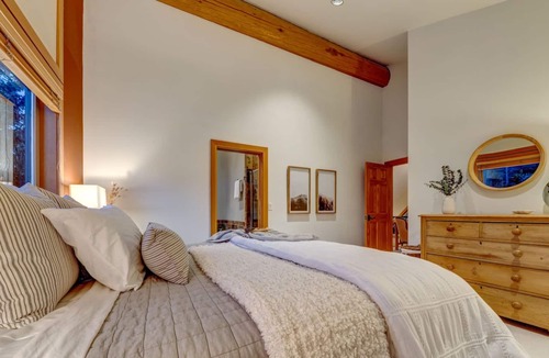 Whistler Ski Chalet | Elegant Chalet with Stunning Views of Whistler Mountain, walk to Village