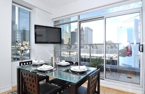 Downtown Toronto Apartment | Elegant Downtown Hotel Suite Near Eaton Centre