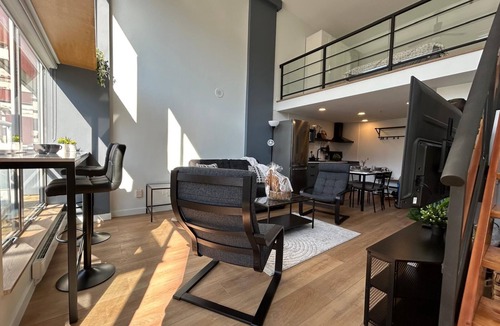 Downtown Vancouver Apartment | "Elegant Downtown Vancouver Loft "