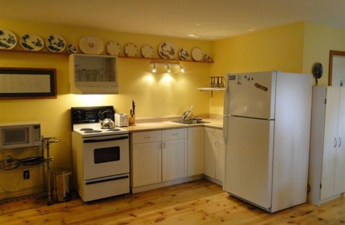 Lakefield Apartment | Elegant Kawartha Suite Retreat at the Lake Edge Cottages!