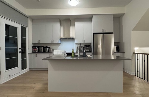 Vaughan House | Elegant Townhome in Prestigious Woodbridge Estate, Vaughan (Selena)