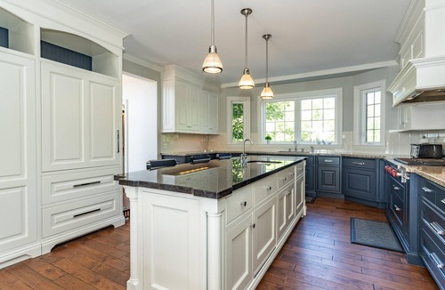 Huntsville Cottage | Elegant Vacation Estate on 7 Acres of Land with Private Sand Beach!