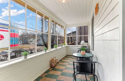 Queens Square Apartment | Eliza Suite: Cozy Apartment in Charlottetown